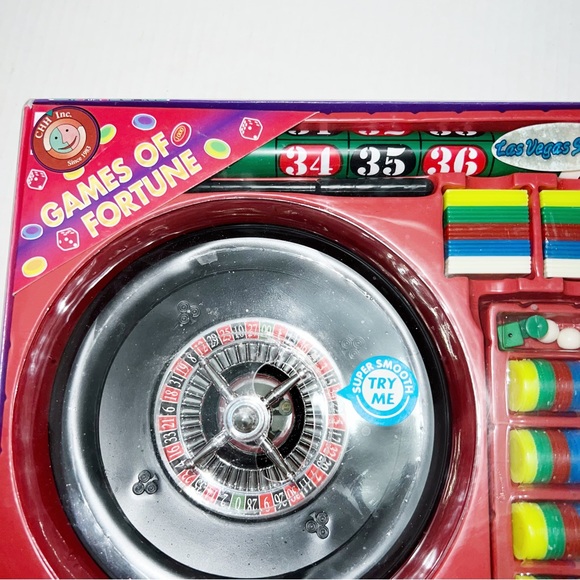 New Roulette Set with Chips & Rake - Picture 3 of 4